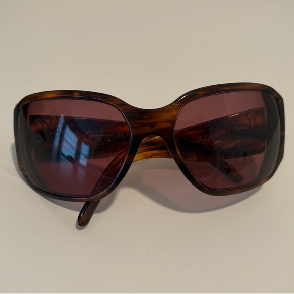 Versace Tortoise Shell Pattern Sunglasses - Picture 7 of 12